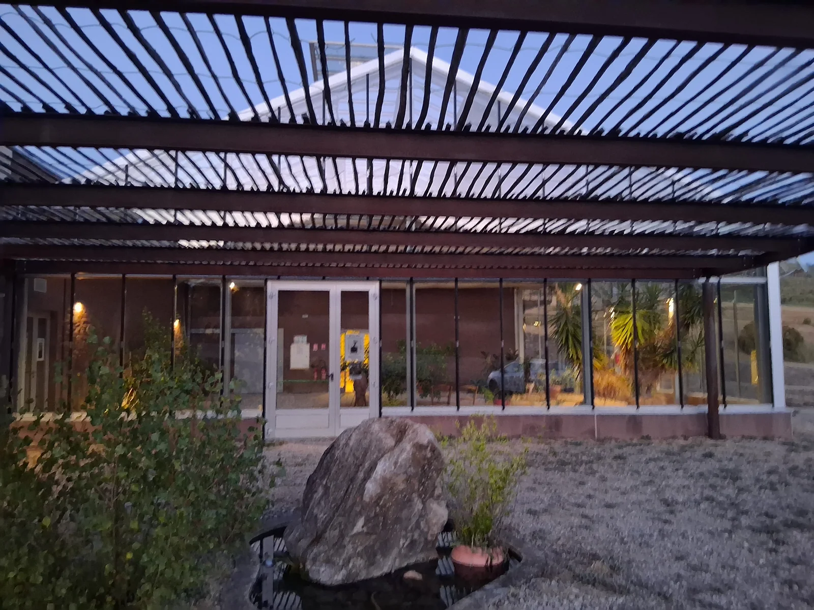 Pergola au crépuscule