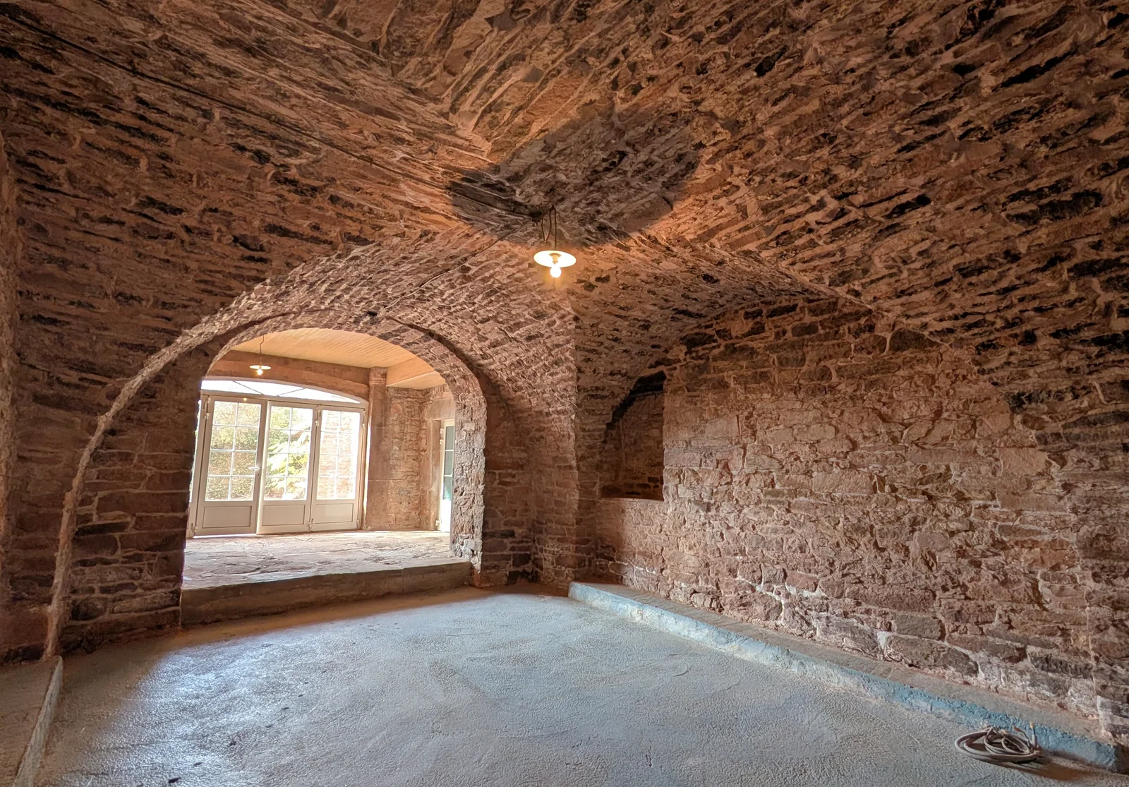 Salle voûtée en pierre